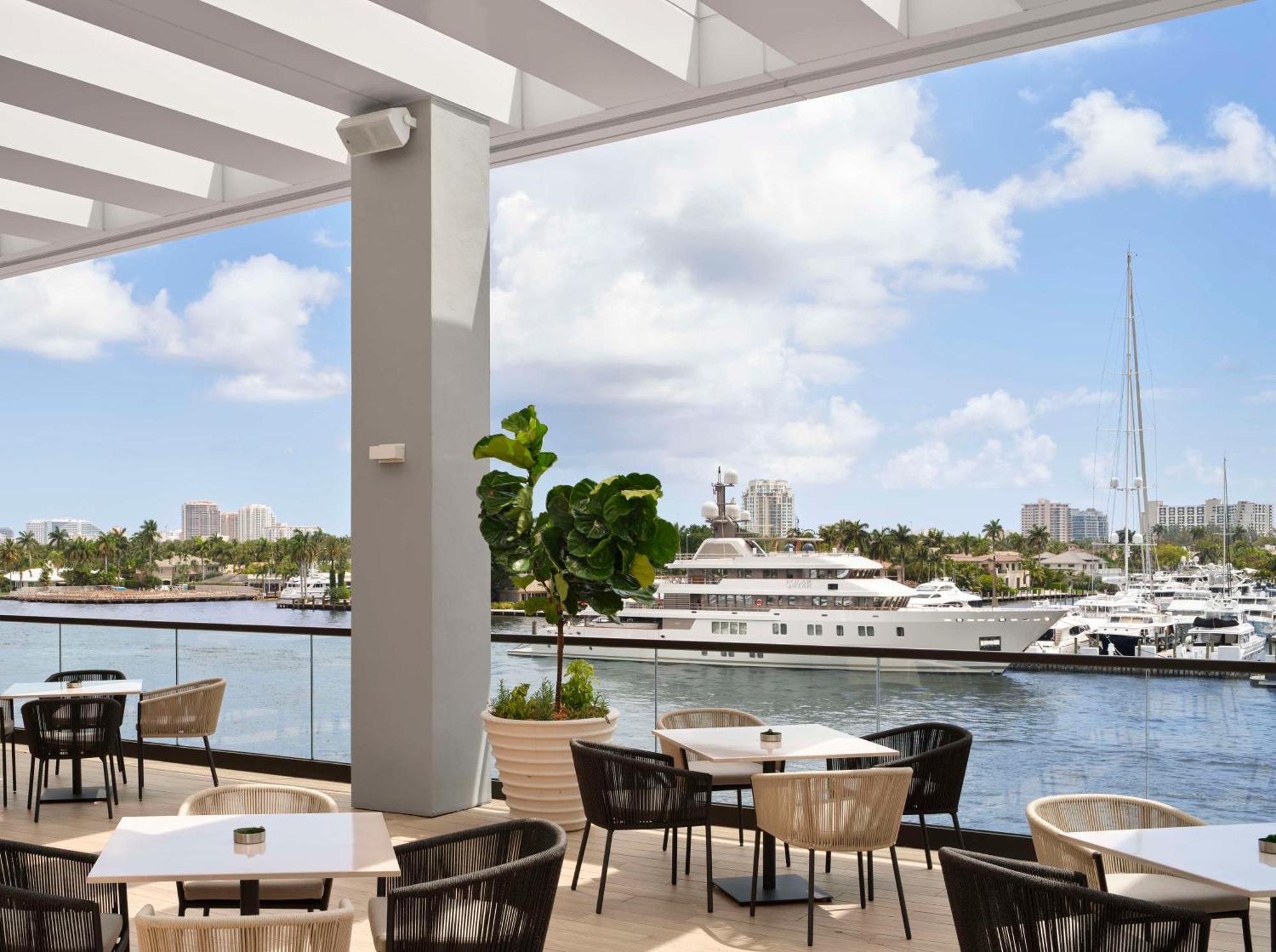 Hilton Lauderdale Marina Resort 4*